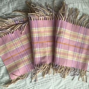 V FRAAS PASTEL PINKS CHECKERED LONG FRINGED SIDES SCARF